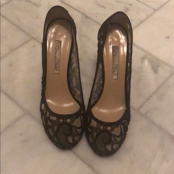 Oscar De La Renta lace heels - Picture 1 of 5